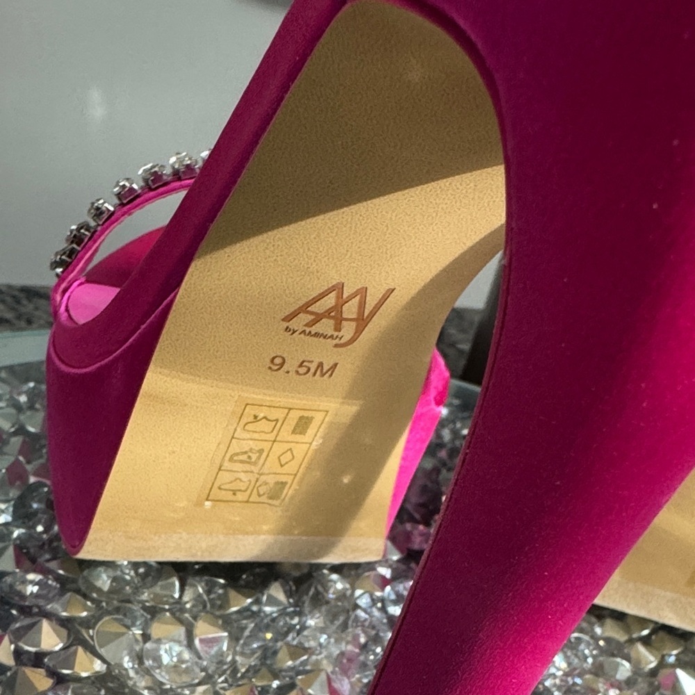 AAJ Pink Satin platform strappy Heels with Rhinestone NWT 9.5 - Picture 11 of 17